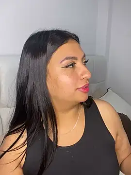 Issa Santana online show from February 2026 09:03:01 PM