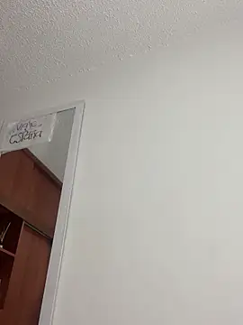 Issa Santana online show from December 2025 08:33:02 PM