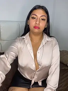 Issa Santana online show from March 2026 09:33:02 PM