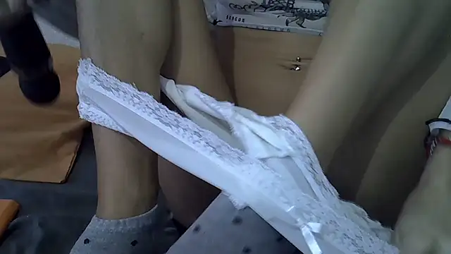 Snapshot of AnaLuxJulia chatting on November 2025 09:02:01 AM AnaLuxJulia online show from November 2025 09:02:01 AM