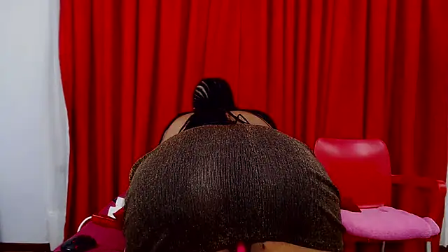 SexyBustyBoobs online show from December 2025 05:36:01 PM