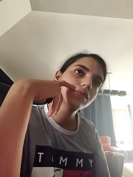 Snapshot of SweetMelodyZ chatting on November 2025 10:30:02 AM SweetMelodyZ online show from November 2025 10:30:02 AM