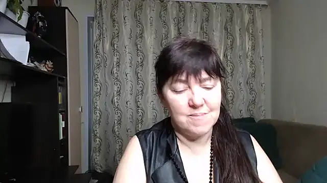 Illusionq online show from November 2025 05:01:02 AM