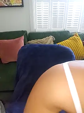 LonelyLucinda online show from November 2025 09:24:01 AM