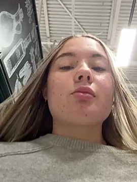 StephanieMur online show from October 2025 04:02:02 AM