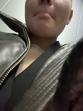 StephanieMur online show from November 2025 04:01:01 AM