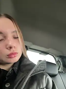 StephanieMur online show from November 2025 04:22:01 AM