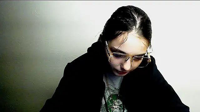 Sun Shine   online show from December 2025 03:19:02 AM