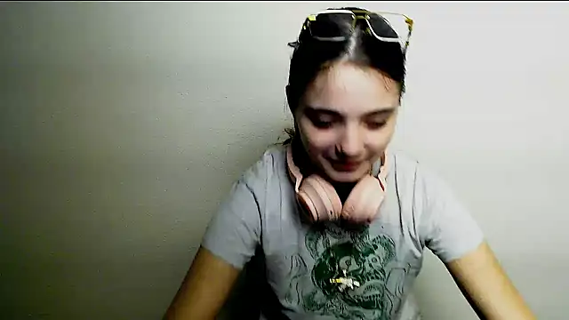 Sun Shine   online show from December 2025 10:32:02 PM