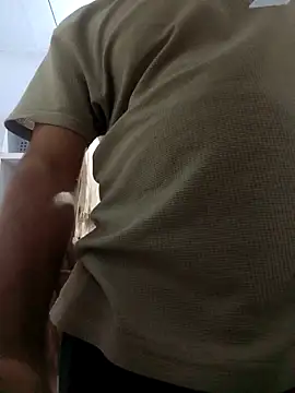 Desirock001 online show from November 2025 04:22:01 PM