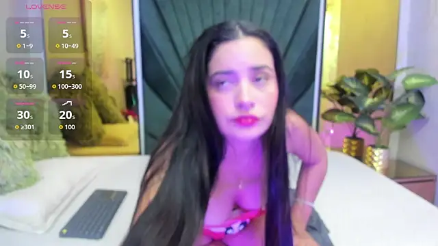 Snapshot of Emilysweet4u_ chatting on October 2025 11:29:02 AM Emilysweet4u  online show from October 2025 11:29:02 AM