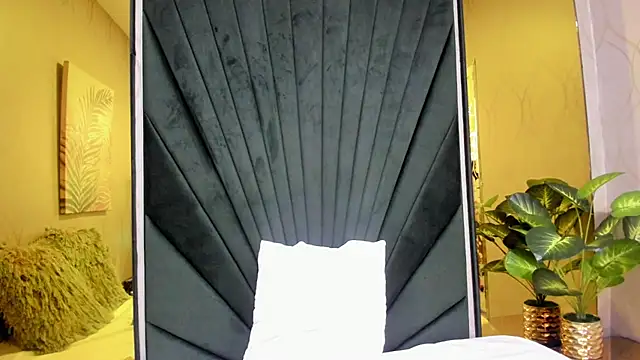 Snapshot of Emilysweet4u_ chatting on September 2025 11:46:02 AM Emilysweet4u  online show from September 2025 11:46:02 AM