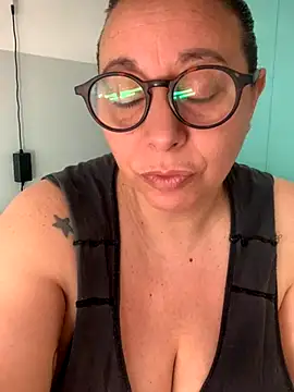 LupeLok online show from November 2025 03:15:01 PM