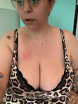 LupeLok online show from November 2025 04:33:02 PM