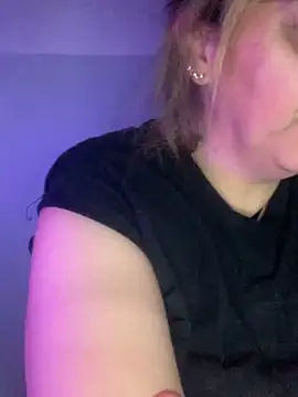 LupeLok online show from December 2025 04:24:01 AM