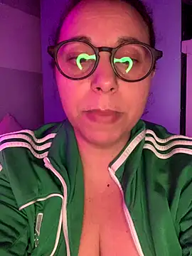 LupeLok online show from November 2025 04:38:02 AM