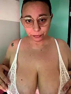 LupeLok online show from November 2025 03:59:01 PM