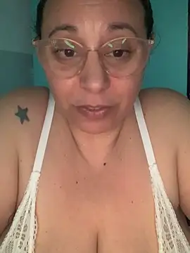 LupeLok online show from November 2025 08:01:01 PM