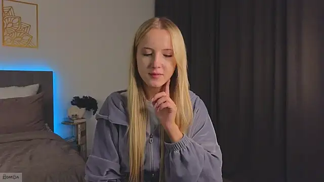 Adele Armas online show from October 2025 10:09:01 PM