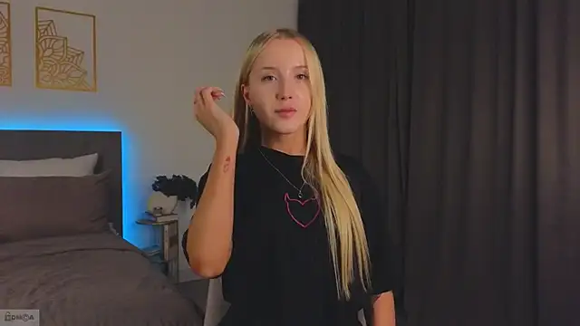 Adele Armas online show from October 2025 10:54:02 PM
