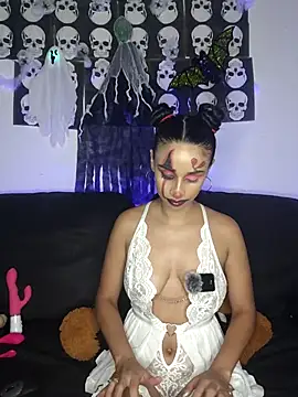 issis22 online show from October 2025 03:05:01 AM