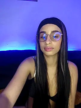 issis22 online show from October 2025 03:08:01 AM