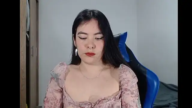 Snapshot of EloiseJun chatting on February 2026 04:45:01 AM EloiseJun online show from February 2026 04:45:01 AM