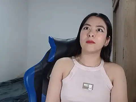 Snapshot of EloiseJun chatting on December 2025 12:13:02 AM EloiseJun online show from December 2025 12:13:02 AM