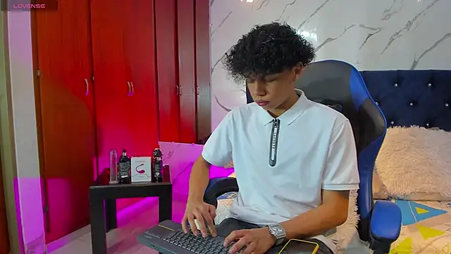  taylor black online show from February 2026 09:32:02 PM