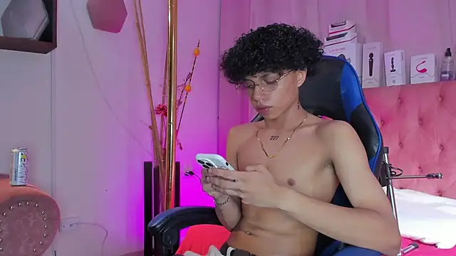  taylor black online show from April 2026 10:01:01 PM