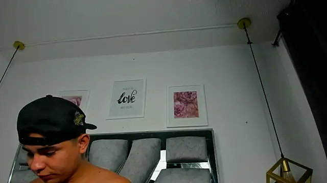 lianfox  online show from April 2026 12:22:02 PM