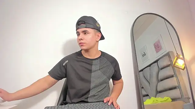 lianfox  online show from February 2026 02:44:02 AM