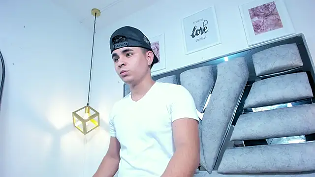 lianfox  online show from April 2026 12:29:01 PM