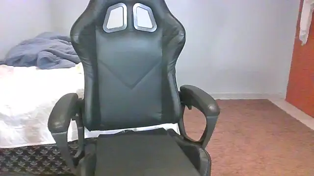Mayalorenz online show from November 2025 07:58:01 PM