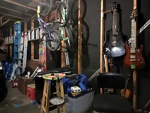 Snapshot of thejuicybacon chatting on November 2025 06:57:02 AM thejuicybacon online show from November 2025 06:57:02 AM