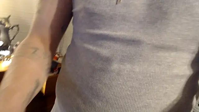 Snapshot of thejuicybacon chatting on November 2025 12:05:02 PM thejuicybacon online show from November 2025 12:05:02 PM