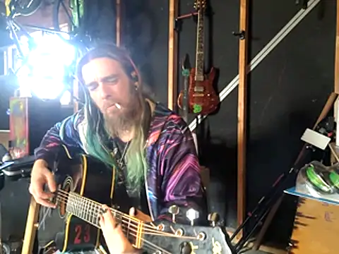 Snapshot of thejuicybacon chatting on November 2025 07:06:01 PM thejuicybacon online show from November 2025 07:06:01 PM