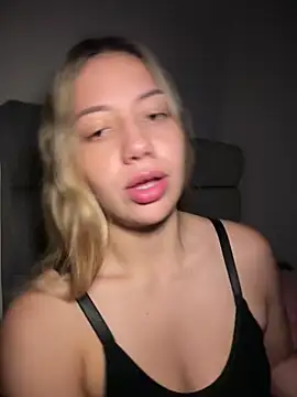 MissCat  online show from December 2025 02:29:02 AM