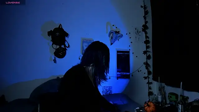 kattusauruss online show from November 2025 12:25:01 AM