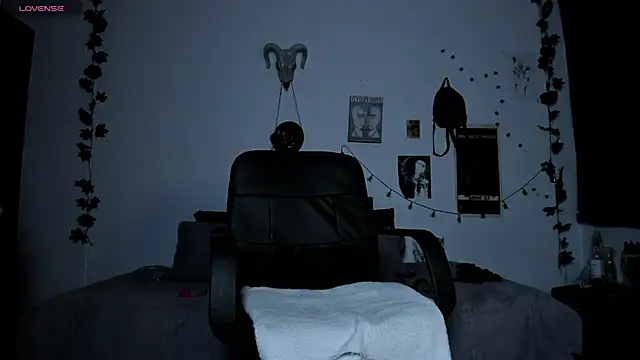 kattusauruss online show from November 2025 04:46:01 AM