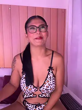 daphnevans online show from October 2025 03:52:01 AM