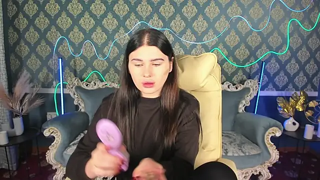 Neyla Charm online show from November 2025 08:02:02 PM