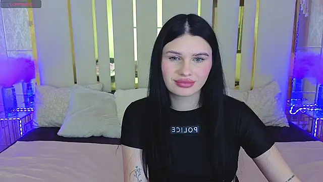 Neyla Charm online show from November 2025 02:21:01 PM