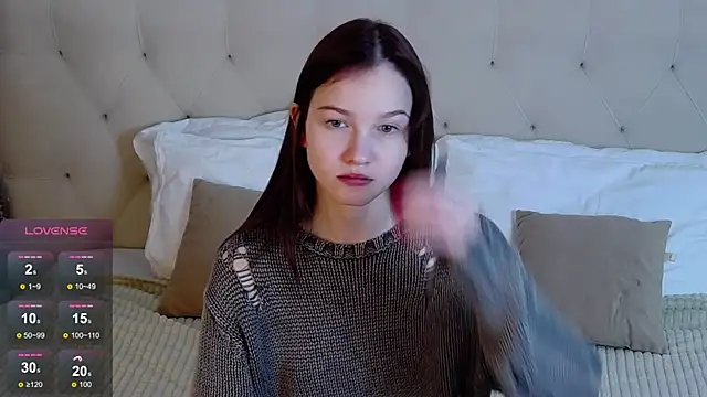 Snapshot of MichelleRoux chatting on November 2025 01:36:02 PM MichelleRoux online show from November 2025 01:36:02 PM