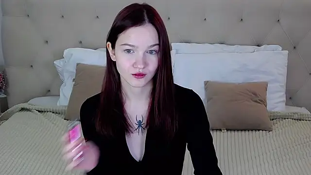 Snapshot of MichelleRoux chatting on November 2025 01:03:02 PM MichelleRoux online show from November 2025 01:03:02 PM