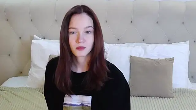 Snapshot of MichelleRoux chatting on November 2025 01:26:02 PM MichelleRoux online show from November 2025 01:26:02 PM