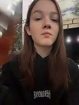 Snapshot of MichelleRoux chatting on December 2025 04:13:02 AM MichelleRoux online show from December 2025 04:13:02 AM