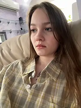 MichelleRoux online show from September 2025 10:58:01 AM