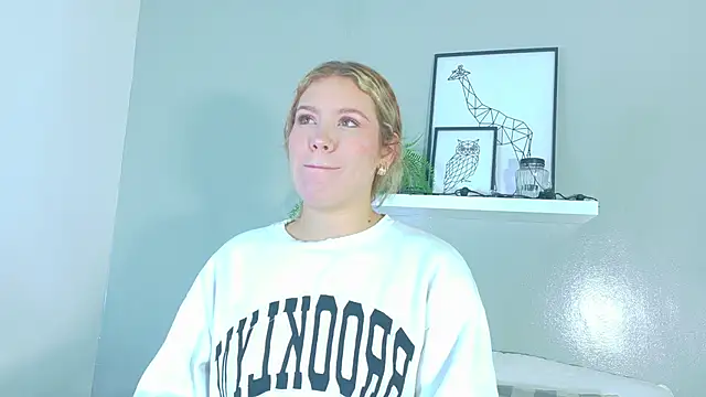 Snapshot of BelaMiller_ chatting on November 2025 11:36:02 AM BelaMiller online show from November 2025 11:36:02 AM