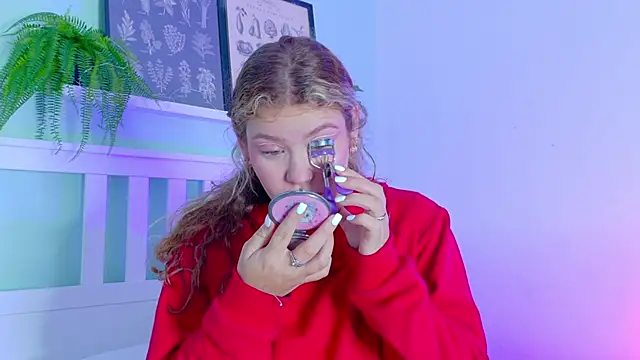 Snapshot of BelaMiller_ chatting on November 2025 11:47:01 AM BelaMiller online show from November 2025 11:47:01 AM